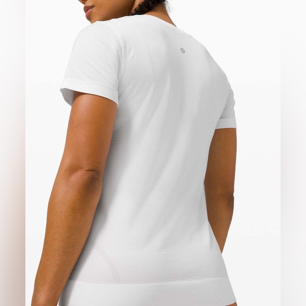 Lululemon Swiftly Breathe Short Sleeve Shirt Relaxed Fit Running Activewear Gym - Picture 5 of 10